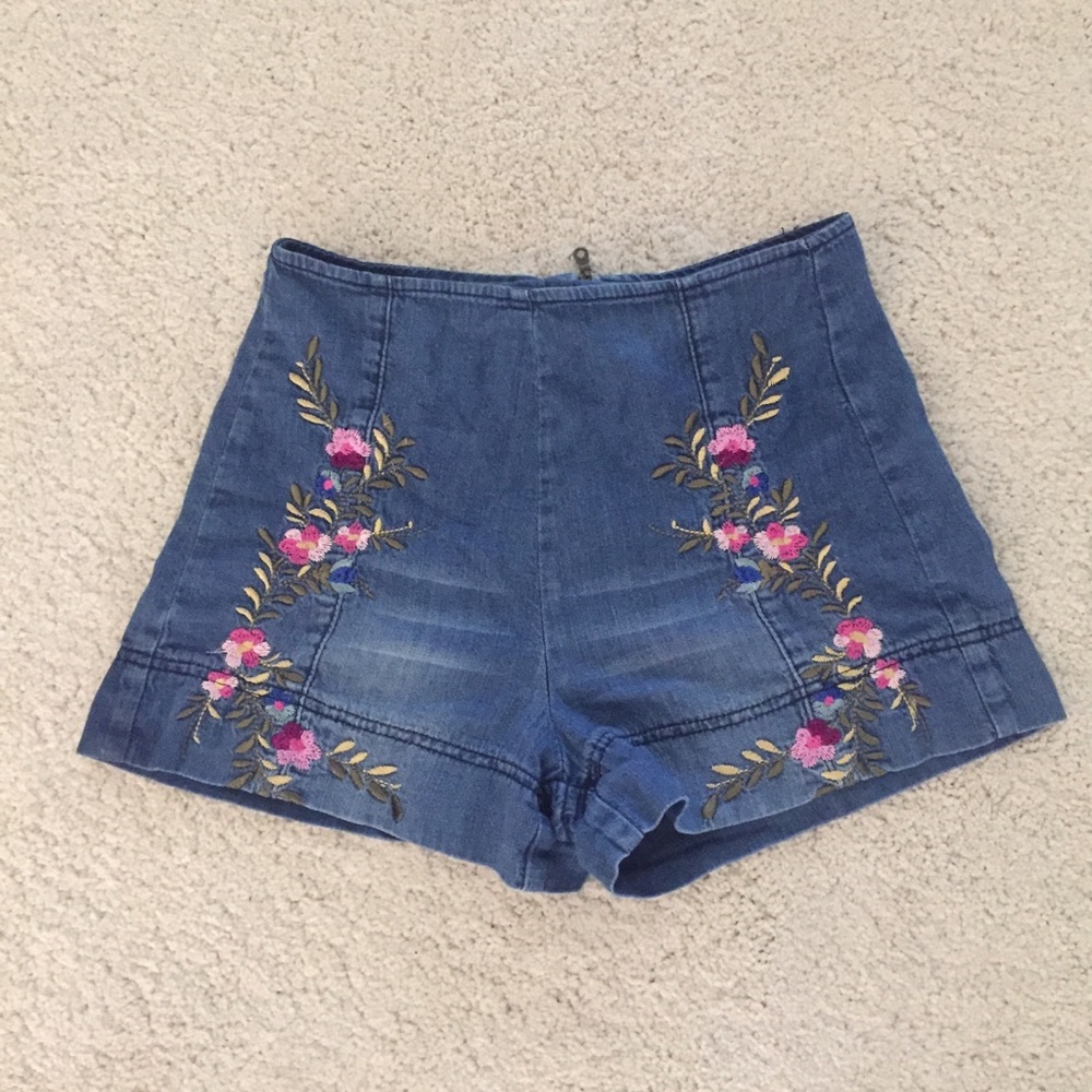 Angel+Premium Riva Short - Picture 2 of 3